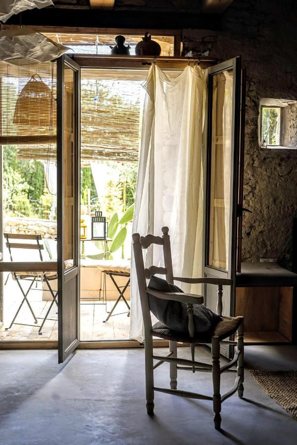 Can Tat, Loft In A Old Coach House Sant Jordi Desvalls Экстерьер фото